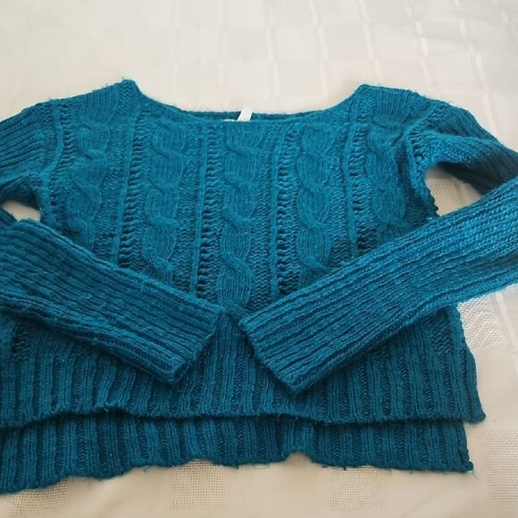 Aeropostale Blue Crew Neck Sweater with Vertical Knit Patterns - Picture 9 of 16